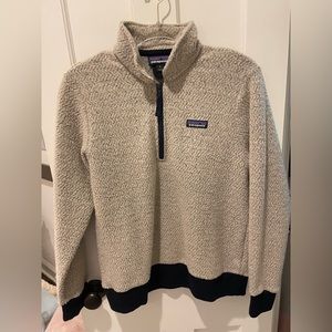 NWOT MEDIUM WOMENS PATAGONIA SWEATSHIRT/JACKET